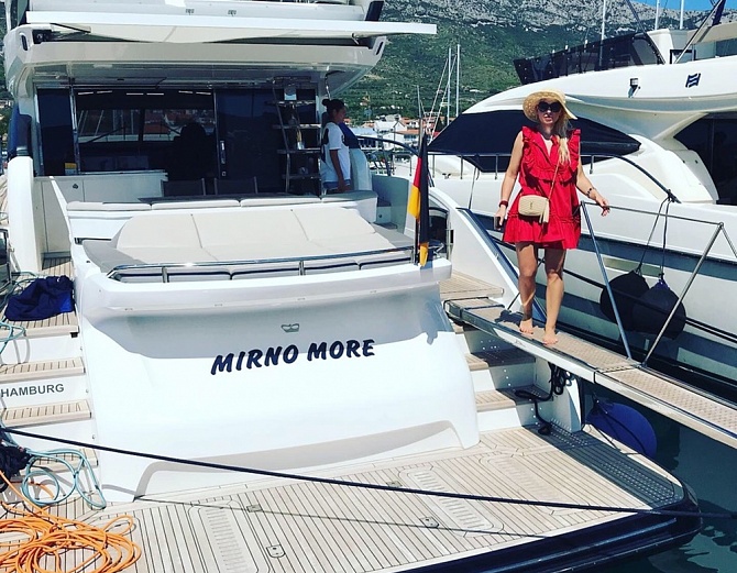 Моторная яхта Princess S65 „Mirno More“